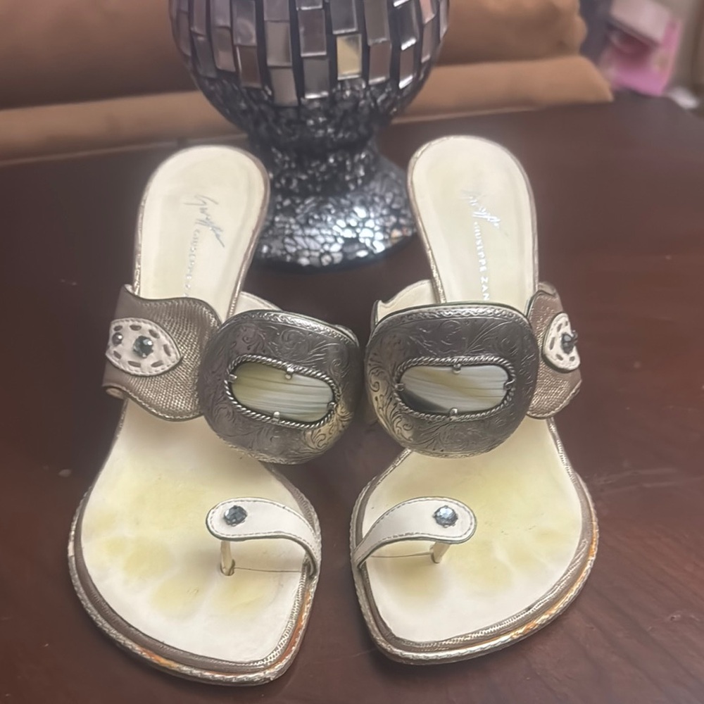 Vero Cuoio Silver and Cream Mules for Everyday Comfort